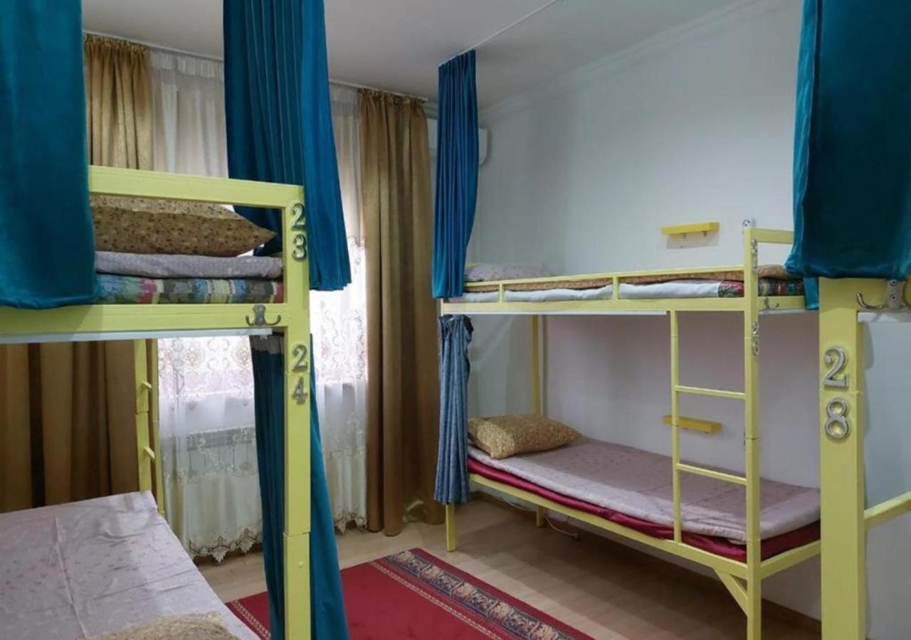 Assem Hostel Dostyk Almaty Esterno foto